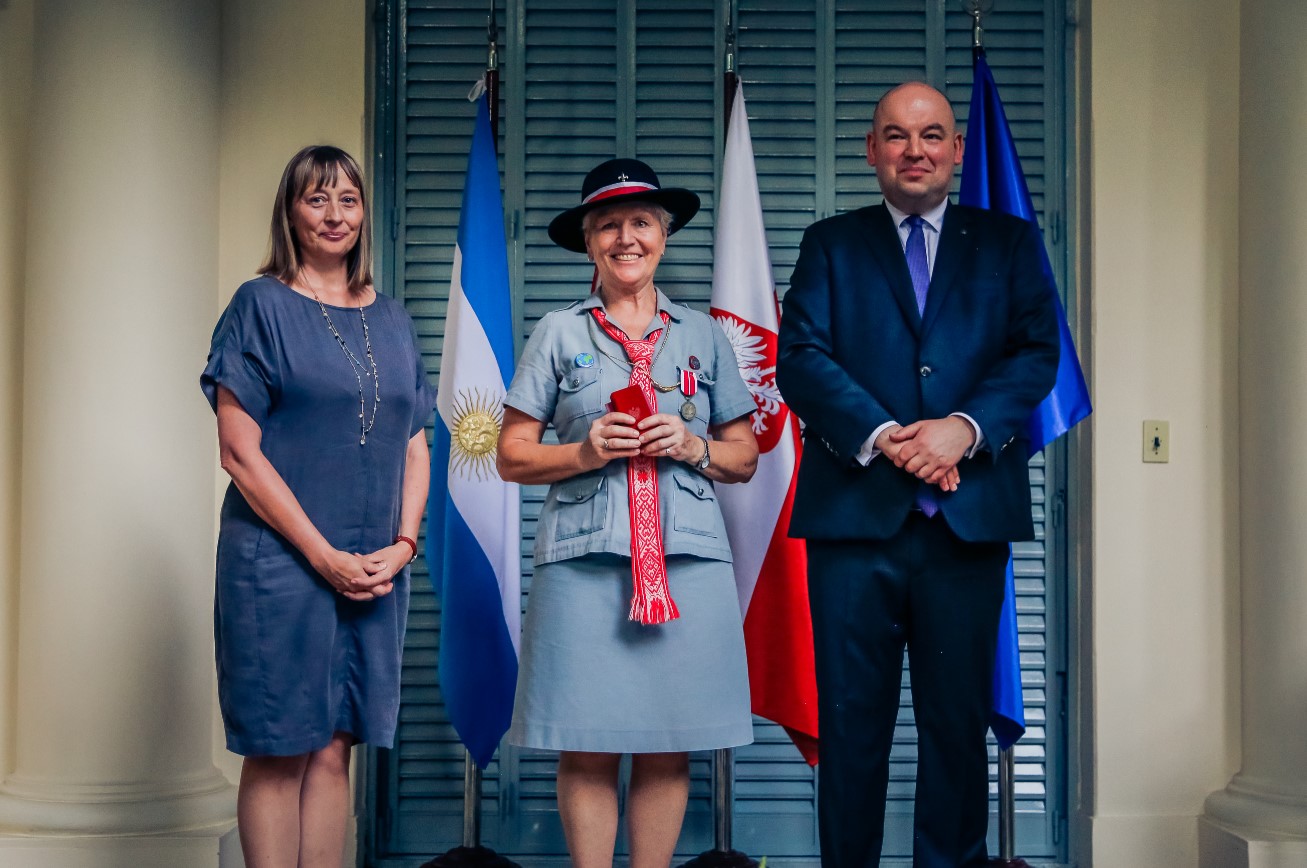 Entrega de distinciones en la Embajada de Polonia